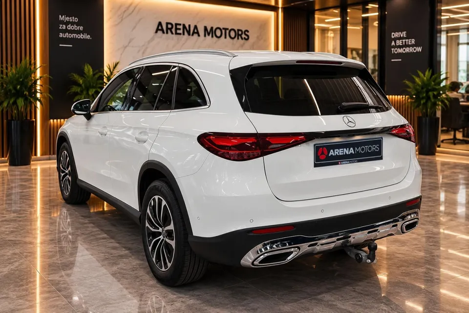 Mercedes-Benz GLC 220 d, zadnji lijevi ugao s LED štopkama i električnom kukom