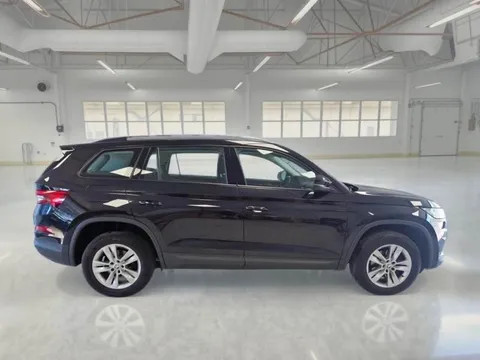 Škoda Kodiaq, crna, desni bok s alu felgama