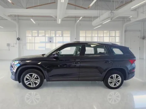Škoda Kodiaq, crna, lijevi bok s alu felgama
