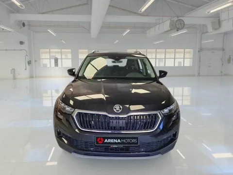 Škoda Kodiaq, crna, prednja strana s maskom i LED farovima