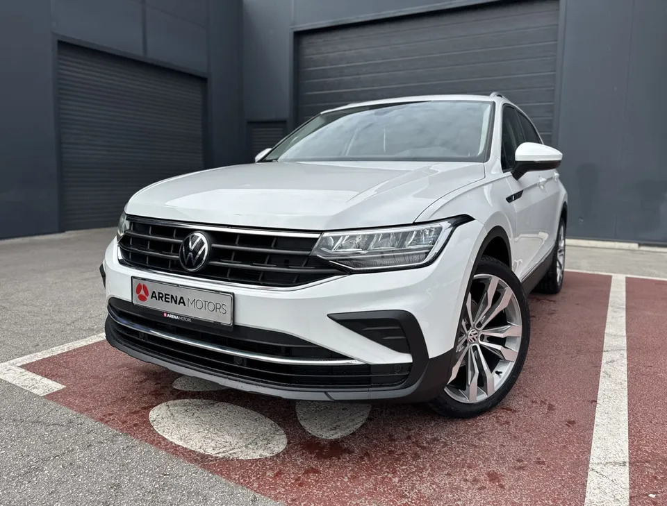 Volkswagen Tiguan, prednji dio izbliza s LED svjetlima i maskom