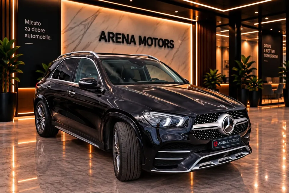 Mercedes-Benz GLE, crna boja, prednji desni ugao s maskom i LED farovima