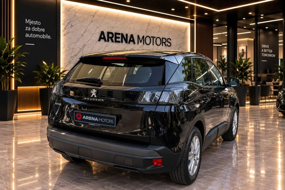 Crni Peugeot 3008, zadnji desni ugao s tamnim zadnjim staklima