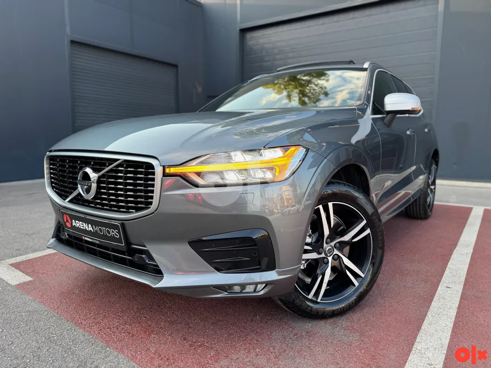 Volvo XC 60 sive boje, prednji lijevi ugao izbliza, LED far i prednja maska