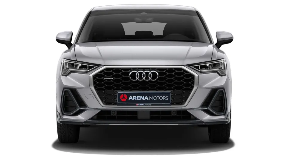 Audi Q3 Sportback, siva boja, prednja strana s crnom maskom i LED farovima