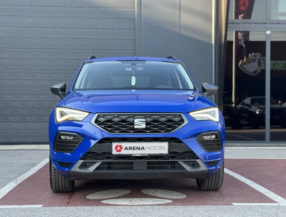 Seat Ateca FR, pogled direktno sprijeda, maska i LED farovi