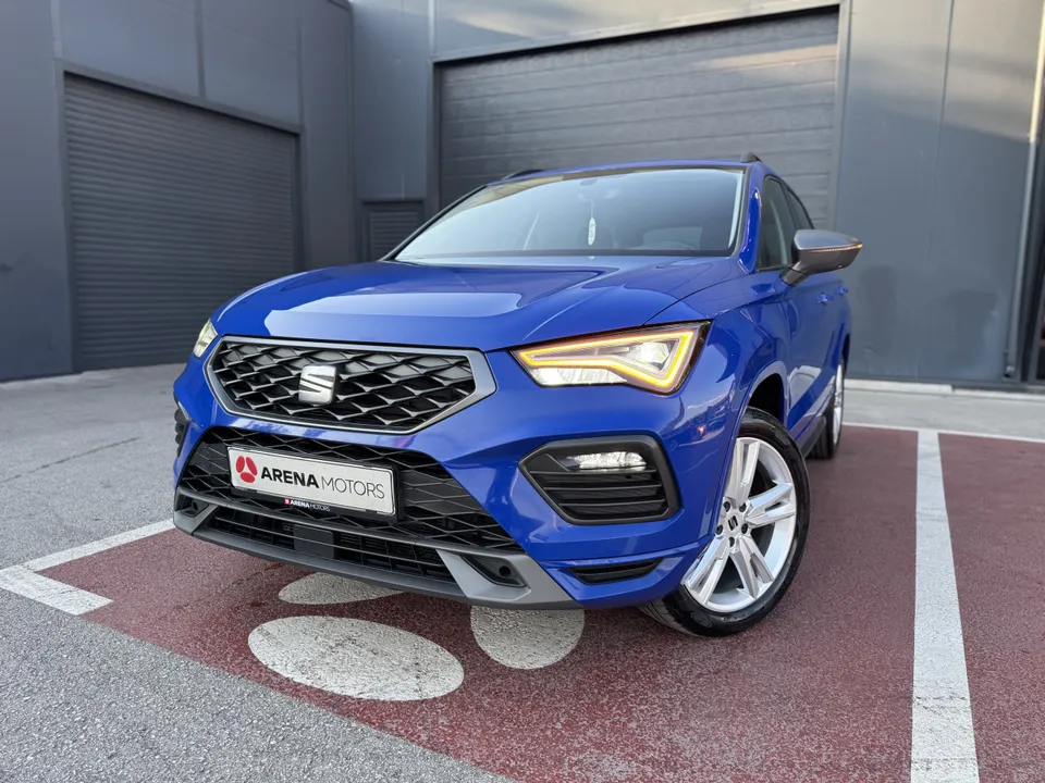 Seat Ateca FR plave boje, prednji dio izbliza s LED svjetlima