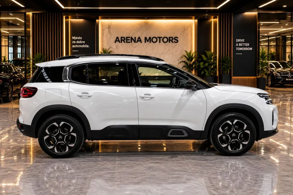 Citroen C5 Aircross, desni bok, bijela karoserija i crne alu felge