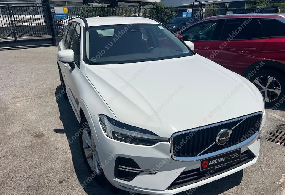 Volvo XC 60 bijeli, prednji lijevi ugao s LED svjetlima