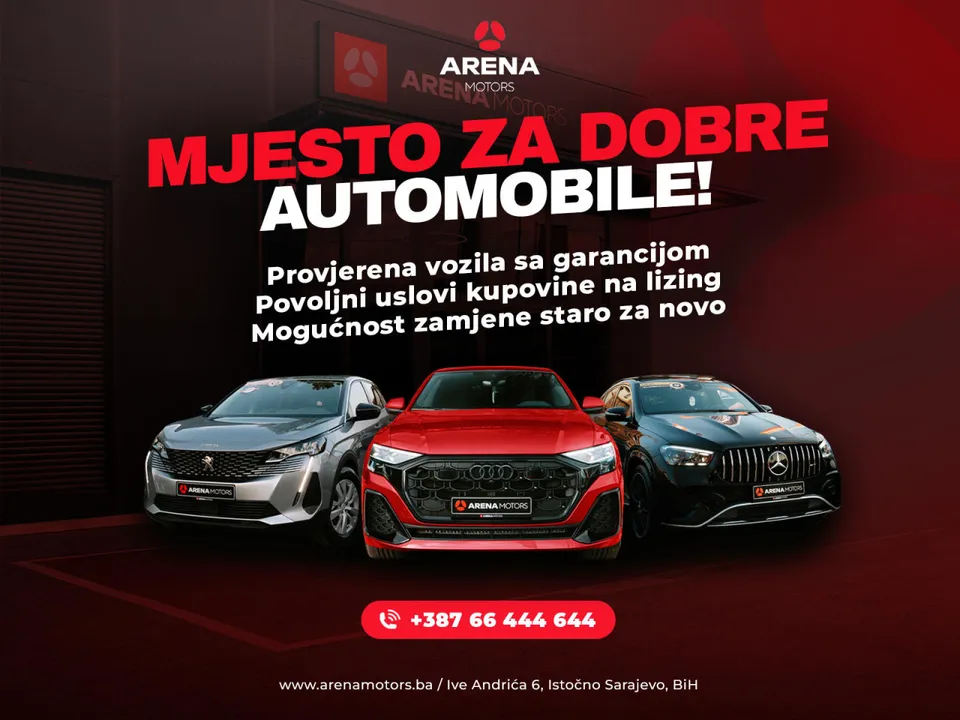 Reklamni plakat salona s tri vozila: srebrno, crveni Audi i crno vozilo