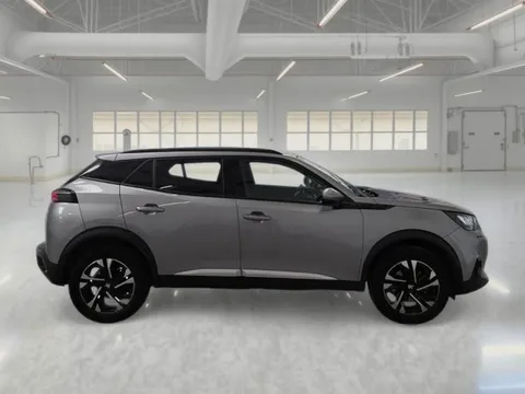 Peugeot 2008 bočni desni profil, siva karoserija i alu felge