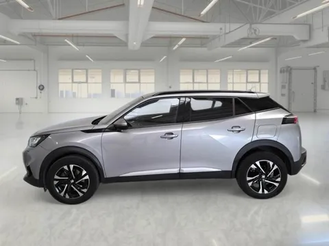 Peugeot 2008 bočni lijevi profil, siva boja i crne alu felge