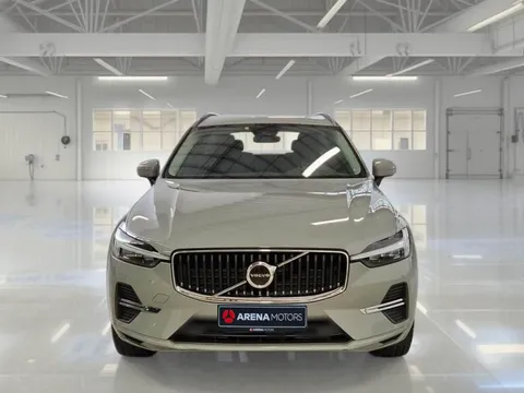 Volvo XC 60 sprijeda, prednja maska i LED svjetla