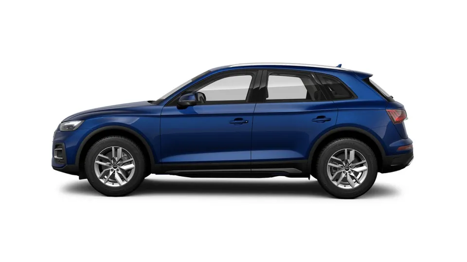 Audi Q5 plave boje, bočni pogled s lijeve strane i alu felgama