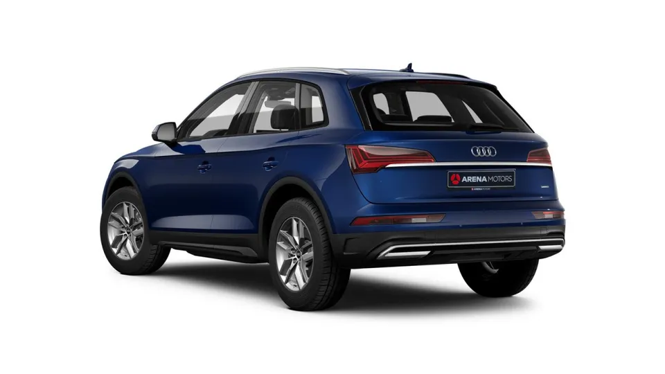 Audi Q5 plave boje, pogled sa zadnje lijeve strane i zadnja svjetla