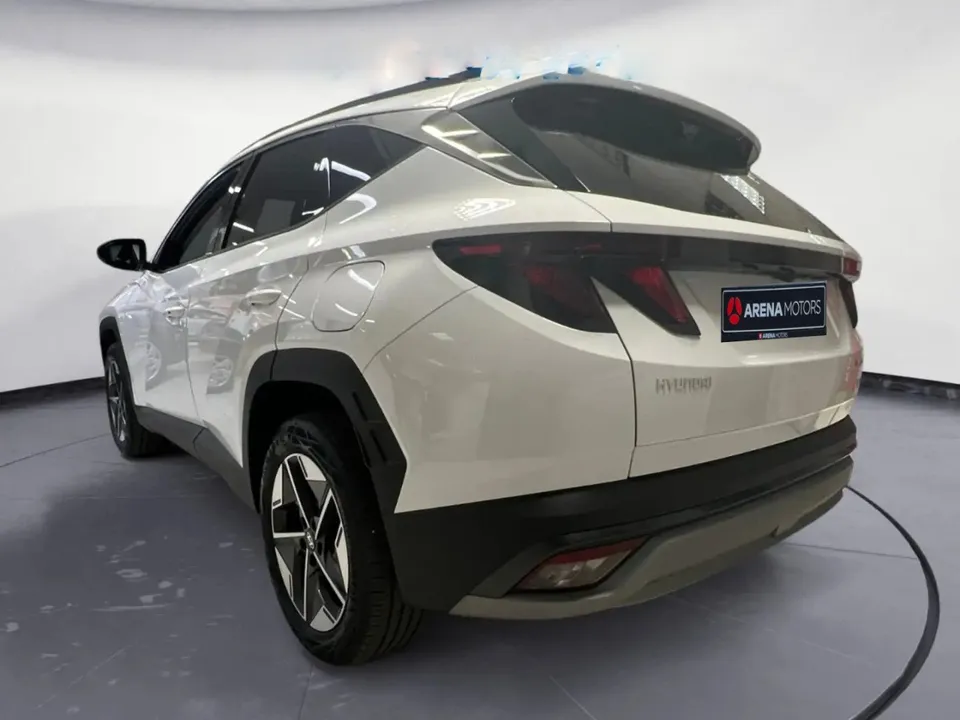 Hyundai Tucson, pogled sa zadnje lijeve strane, svjetla i felga