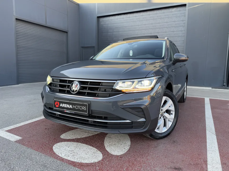Volkswagen Tiguan, prednji lijevi ugao, LED svjetla i rešetka sa VW znakom