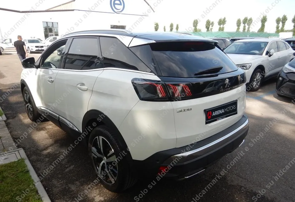 Peugeot 3008 bijeli, pogled otpozadi s lijeve strane, LED štopke i zadnja stakla