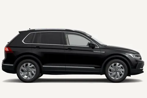 Volkswagen Tiguan crne boje, desni bok, aluminijske felge