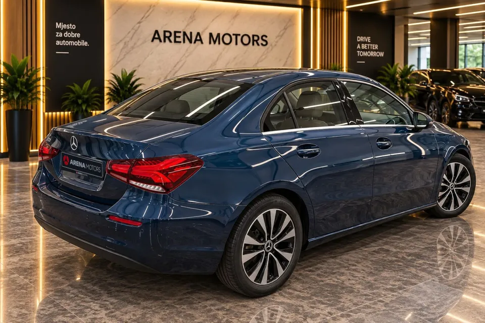 Mercedes-Benz A 200 d limuzina, zadnji desni ugao, plava boja i alu felge