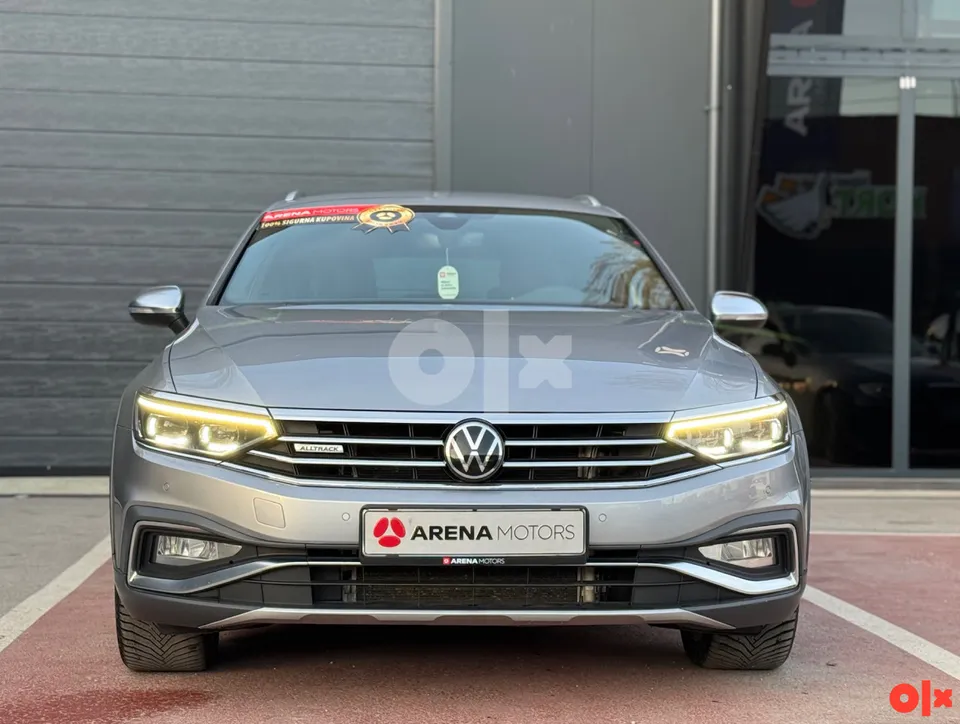 Volkswagen Passat Alltrack, siva boja, prednja strana s maskom, LED farovima i Alltrack oznakom