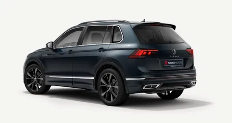 Volkswagen Tiguan, tamnoplavi, zadnji lijevi ugao, LED stop svjetla i dva izduvna ukrasa