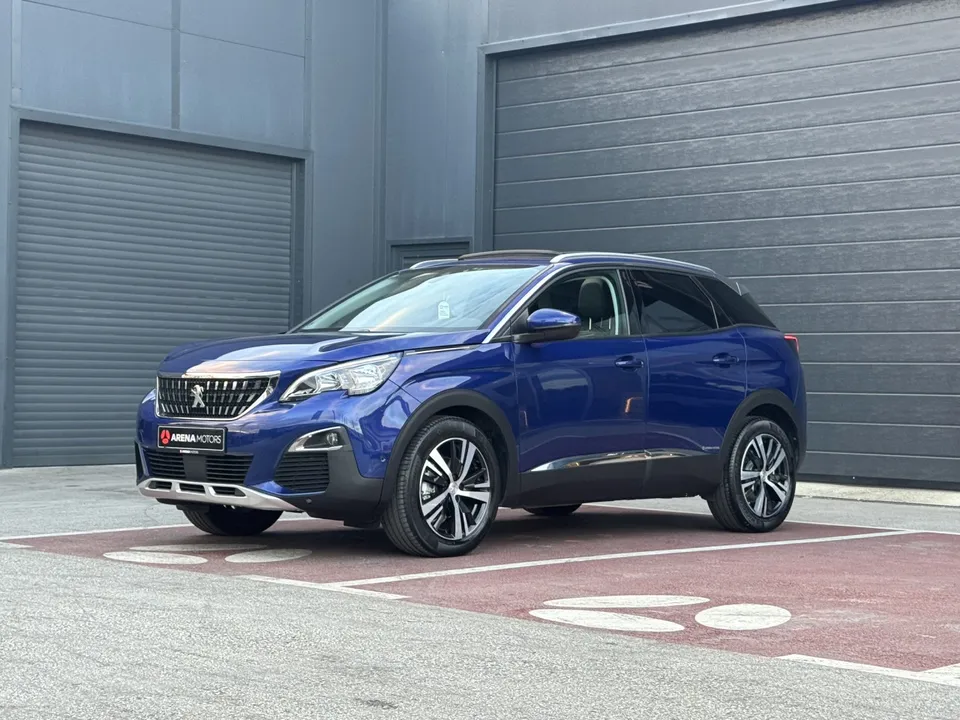 Peugeot 3008 plave boje, lijeva prednja strana, 18" aluminijske felge