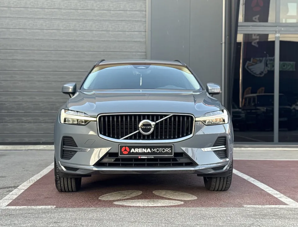 Volvo XC 60 2.0 B4 197ks AWD 4x4 Core Momentum Kamera XC60 2023 — fotografija 3