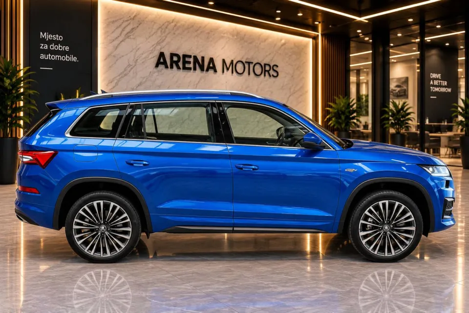 Plava Škoda Kodiaq, desna bočna strana, krovni nosači i alu felge
