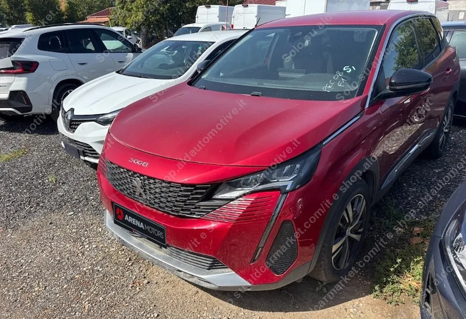 Peugeot 3008 u crvenoj boji, prednji lijevi ugao s maskom i LED farovima